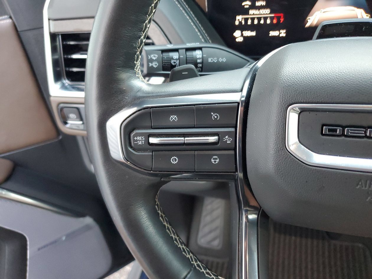 Used 2025 GMC Yukon XL Denali Ultimate AWD/4WD image 28