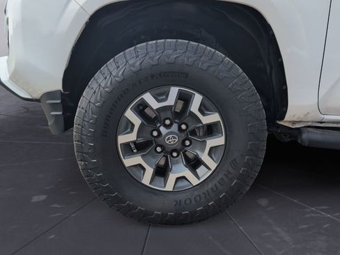 Used 2020 Toyota Tacoma SR image 23