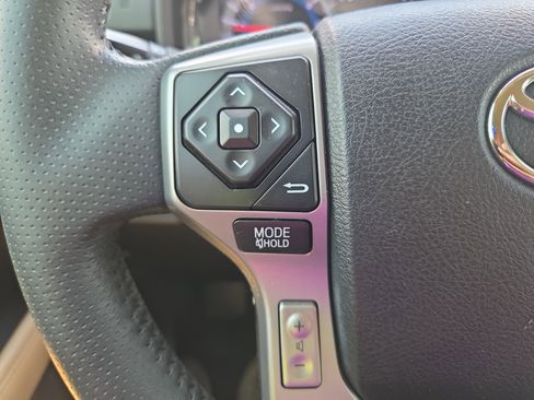 Used 2018 Toyota 4Runner SR5 Premium AWD/4WD image 12