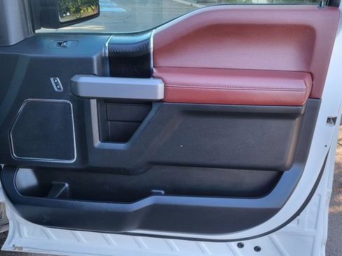 Used 2019 Ford F150 Platinum w/ Equipment Group 701A Luxury image 15