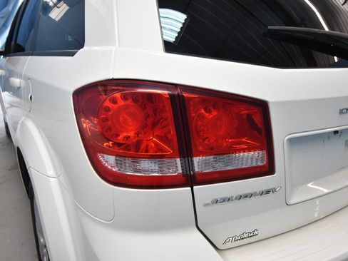 Used 2018 Dodge Journey SXT w/ Connectivity Group FWD image 41