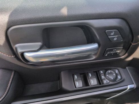 Used 2022 GMC Sierra 2500 AT4 w/ AT4 Preferred Package image 24