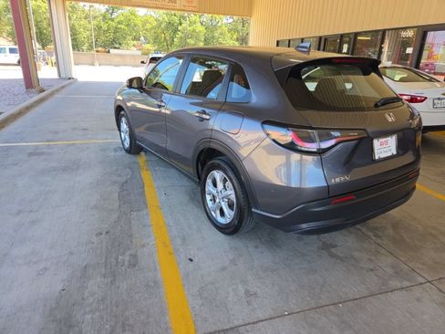 Used 2025 Honda HR-V LX image 8
