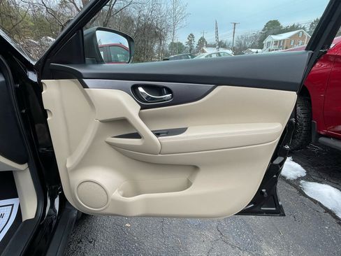 Used 2016 Nissan Rogue S image 28