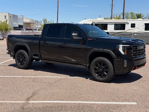 Used 2024 GMC Sierra 2500 AT4 w/ AT4 Premium Plus Package AWD/4WD image 4