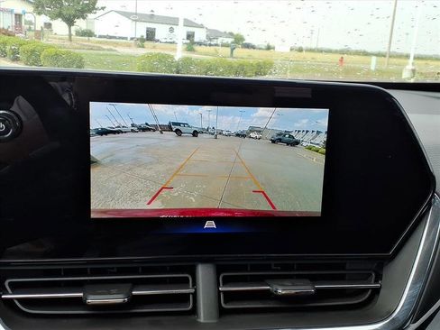 Used 2025 Chevrolet Trax RS image 14