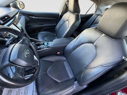 Used 2018 Toyota Camry XSE FWD image 13