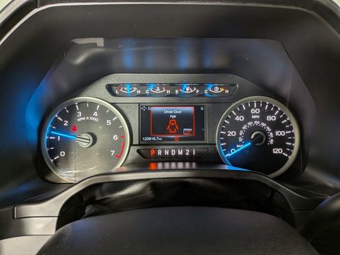 Used 2015 Ford F150 XLT w/ Equipment Group 302A Luxury image 22