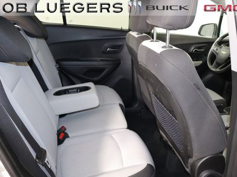 Used 2020 Chevrolet Trax LT image 16
