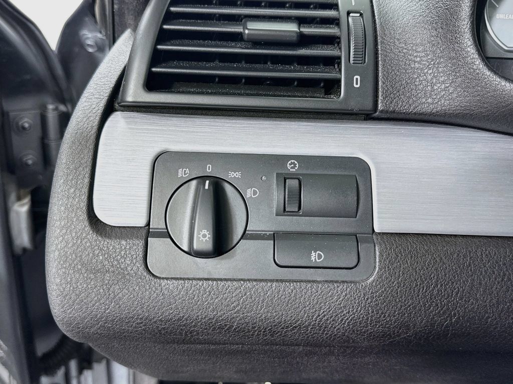 Used 2004 BMW M3 Convertible RWD image 10