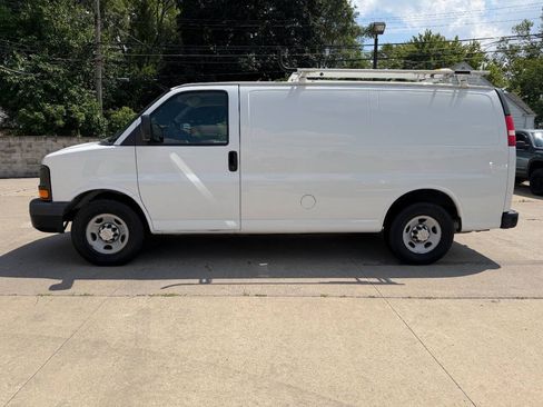Used 2012 Chevrolet Express 2500 w/ Cold Climate Package RWD image 12