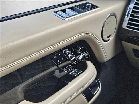 Used 2020 Land Rover Range Rover Long Wheelbase Autobiography image 25