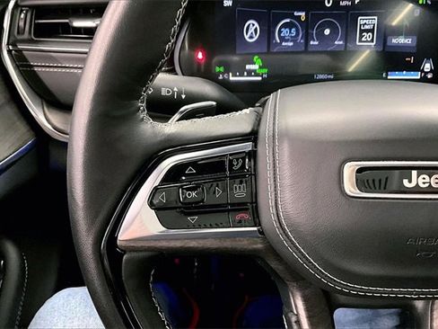 Used 2023 Jeep Grand Cherokee Overland w/ Advanced Protech Group III image 25