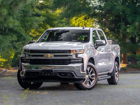 Used 2020 Chevrolet Silverado 1500 LT w/ All-Star Edition AWD/4WD image 2