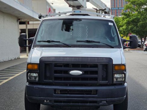 Used 2011 Ford E-350 and Econoline 350 Super Duty RWD image 2