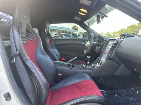 Used 2019 Nissan 370Z NISMO RWD image 23