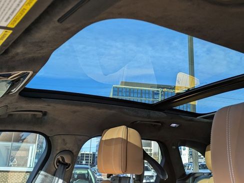 Used 2023 Land Rover Range Rover Velar HST image 13