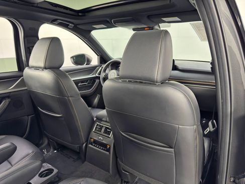 Used 2024 MAZDA CX-90 Plug-In Hybrid w/ Premium Plus image 32