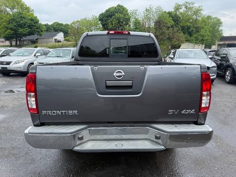Used 2018 Nissan Frontier SV AWD/4WD image 6