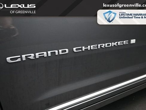 Used 2026 Jeep Grand Cherokee Summit AWD/4WD image 10