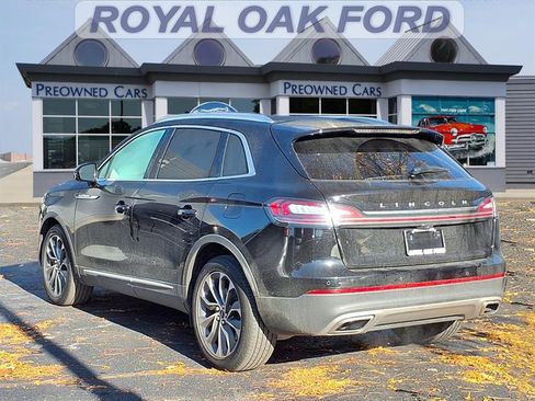 Used 2023 Lincoln Nautilus Reserve image 2