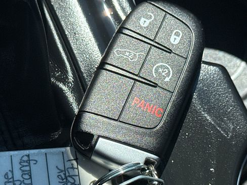 Used 2025 Dodge Durango GT AWD/4WD image 40