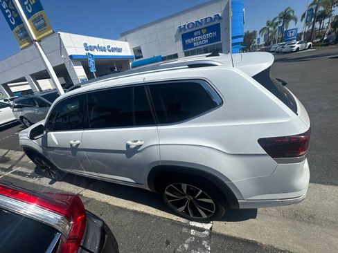 Used 2024 Volkswagen Atlas SEL Premium R-Line AWD/4WD image 2