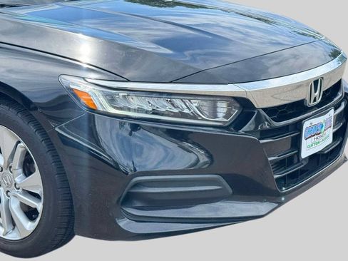 Certified 2019 Honda Accord LX image 5
