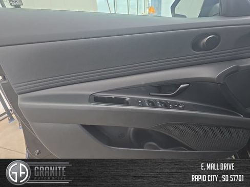 Used 2025 Hyundai Elantra Sport w/ Cargo Package FWD image 11