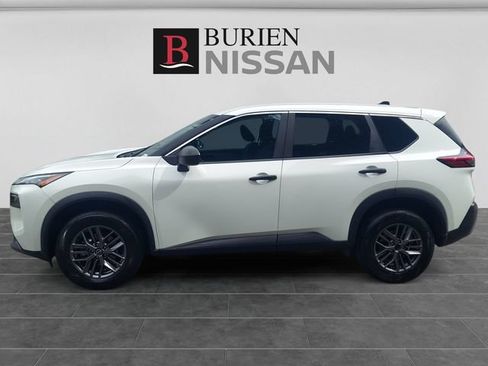 Used 2023 Nissan Rogue S AWD/4WD image 2