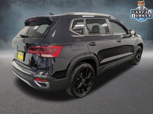 Used 2022 Volkswagen Taos SE w/ Panoramic Sunroof Package image 5