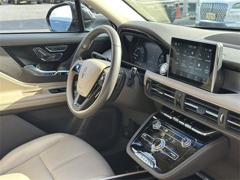 Certified 2022 Lincoln Corsair AWD w/ Equipment Group 101A image 33