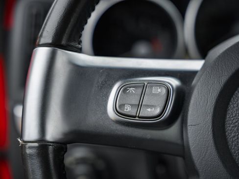 Used 2003 Chevrolet SSR w/ Preferred Equipment Group image 28