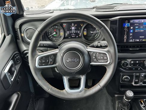 Used 2024 Jeep Wrangler Unlimited Sahara w/ Technology Group AWD/4WD image 13