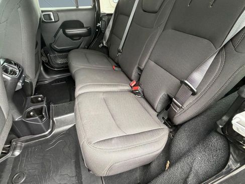 Used 2018 Jeep Wrangler Unlimited Sport S AWD/4WD image 11