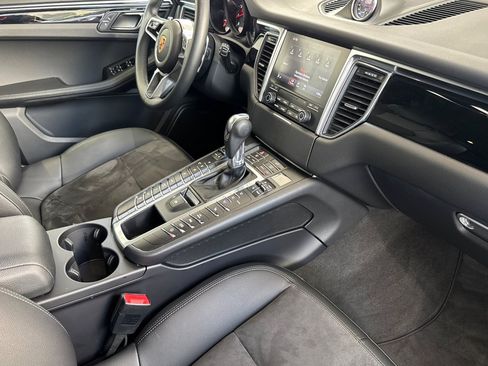 Used 2018 Porsche Macan Sport Edition AWD/4WD image 20