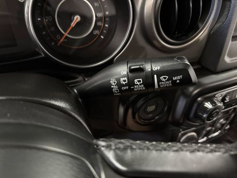 Used 2022 Jeep Wrangler Unlimited Sport AWD/4WD image 16