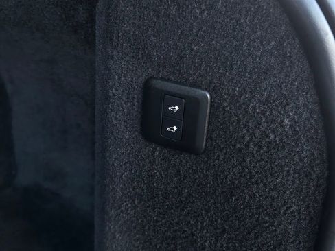 Used 2022 Land Rover Range Rover Sport HSE Silver Edition image 34