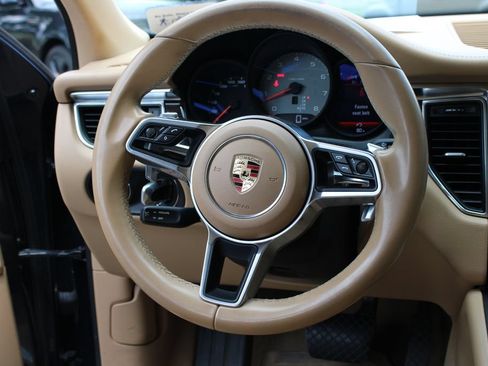 Used 2017 Porsche Macan S AWD/4WD image 10