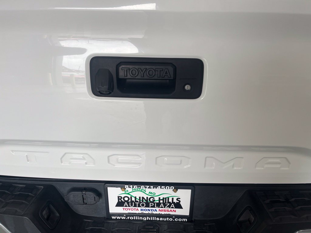 Used 2023 Toyota Tacoma TRD Off-Road AWD/4WD image 45