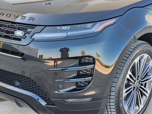 New 2025 Land Rover Range Rover Evoque Dynamic SE image 9