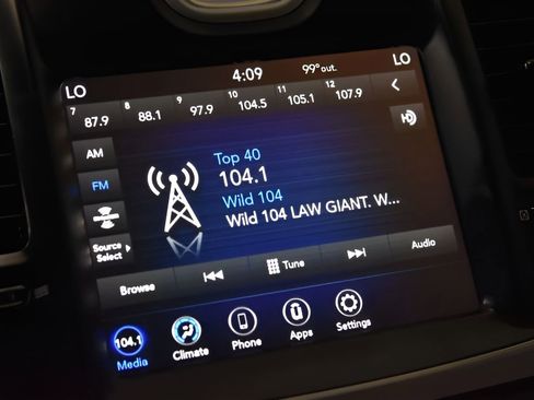 Used 2023 Chrysler 300 Touring w/ Sport Appearance Package image 15