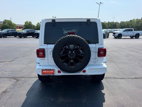 Used 2021 Jeep Wrangler Unlimited Sahara AWD/4WD image 4