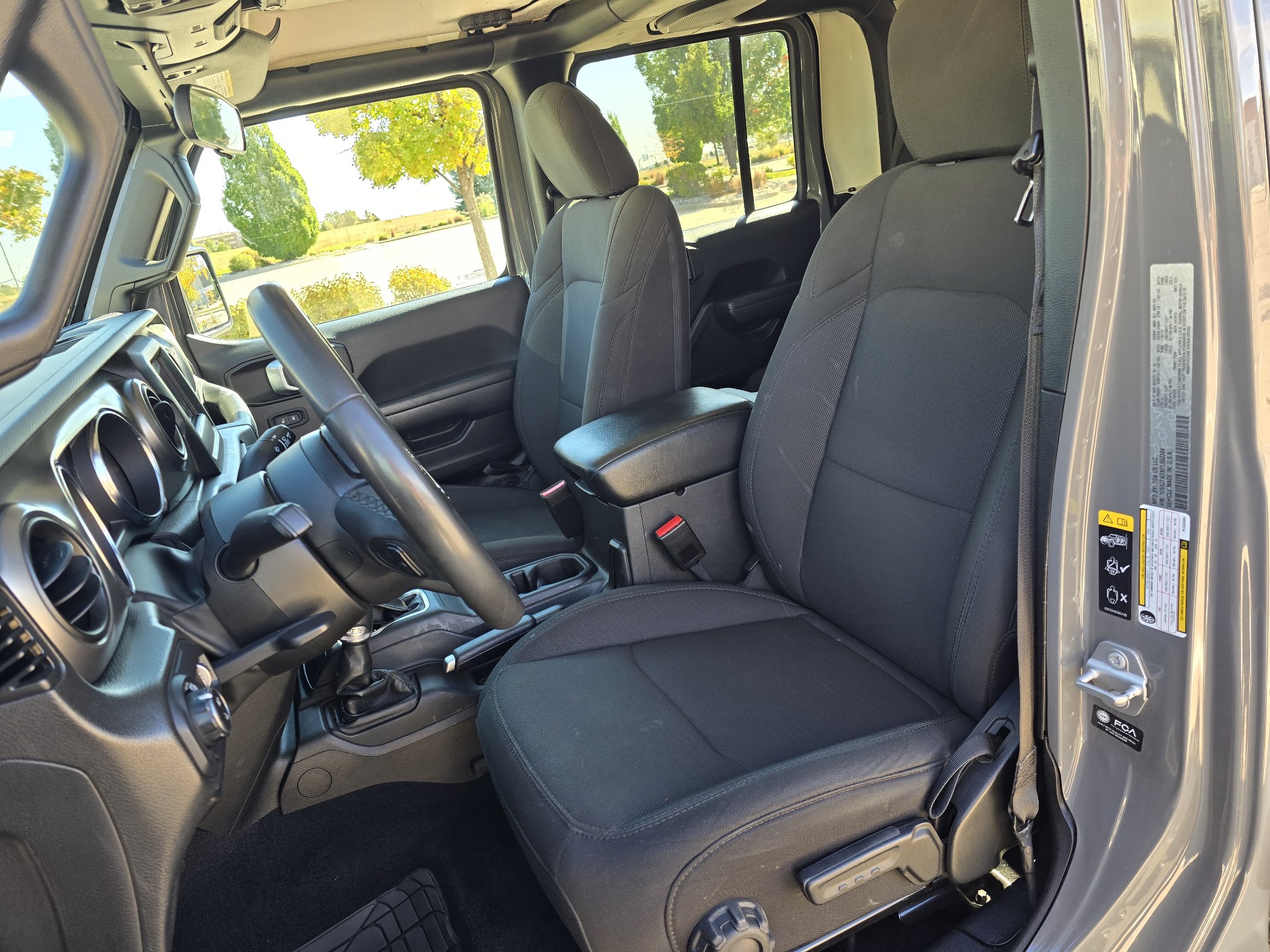 Used 2023 Jeep Gladiator Sport AWD/4WD image 15