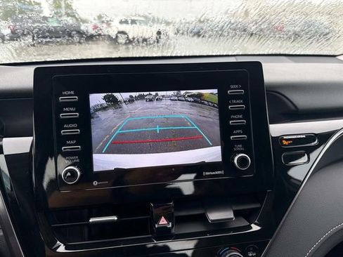 Used 2024 Toyota Camry SE image 21