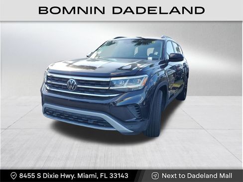 Used 2023 Volkswagen Atlas SE w/ Panoramic Sunroof Package image 3