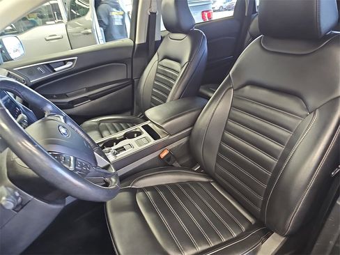 Used 2023 Ford Edge SEL image 14