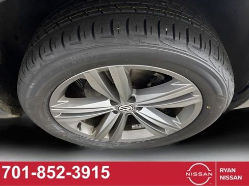 Used 2019 Volkswagen Atlas SE w/ Towing Package image 15