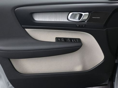 New 2026 Volvo XC40 B5 Ultra AWD/4WD image 10