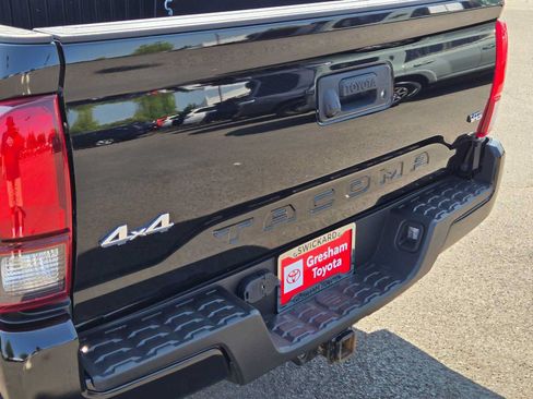 Certified 2023 Toyota Tacoma SR AWD/4WD image 14